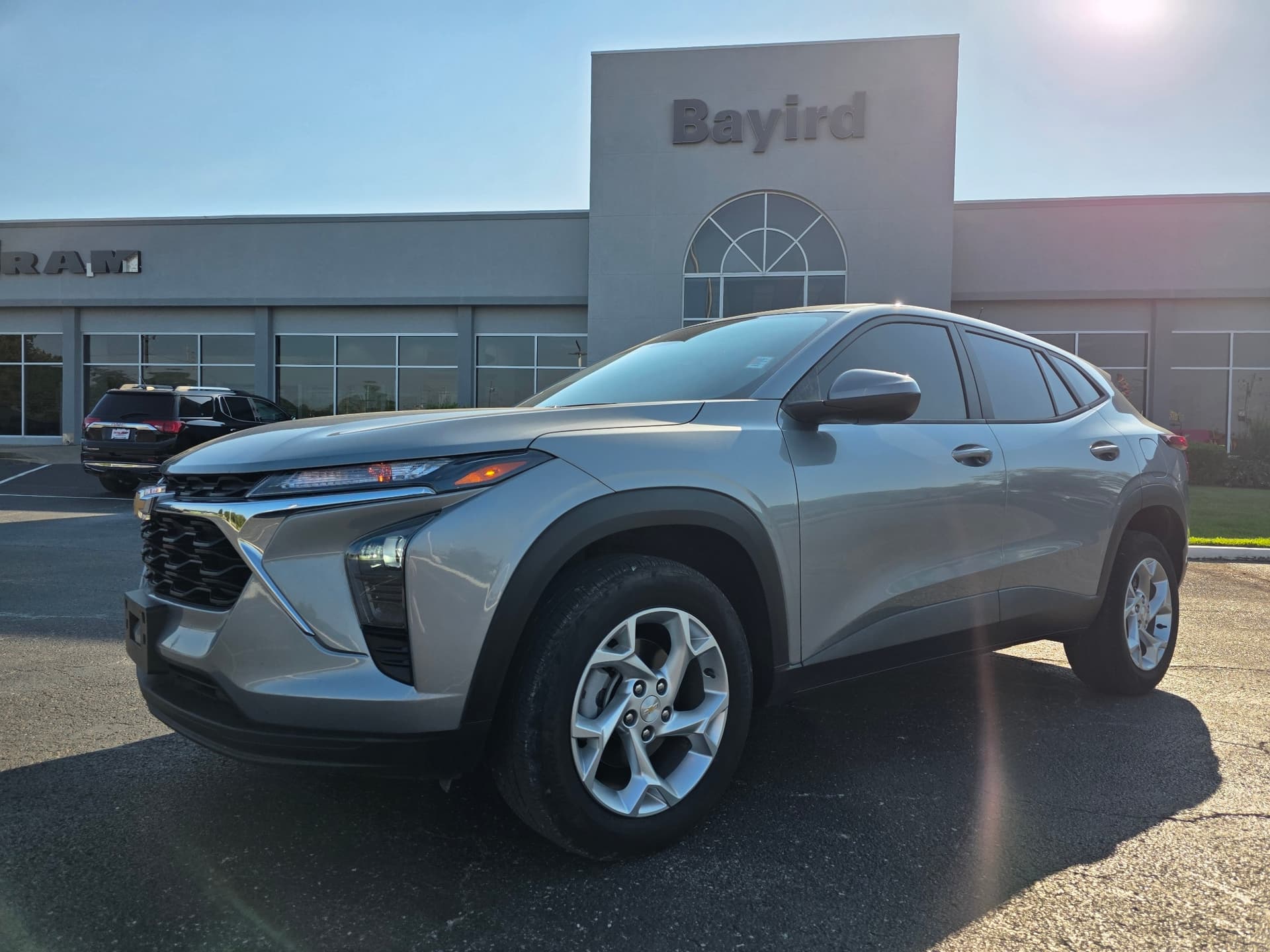 2024 Chevrolet Trax LS — photo 1 of 29