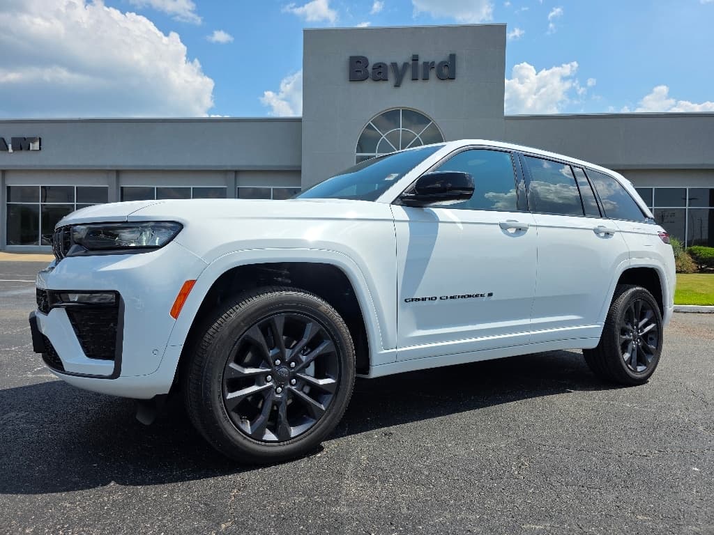 2026 Jeep Grand Cherokee Limited Reserve — photo 1 of 36