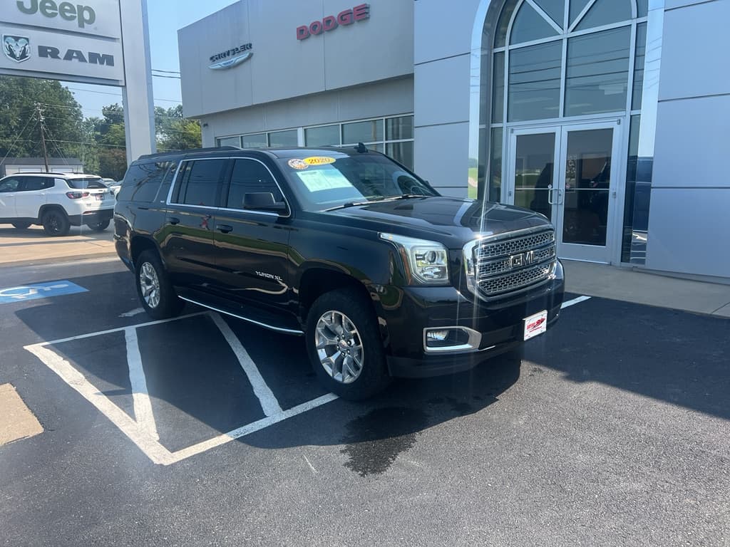 2020 GMC Yukon XL SLT Standard Edition — photo 1 of 40