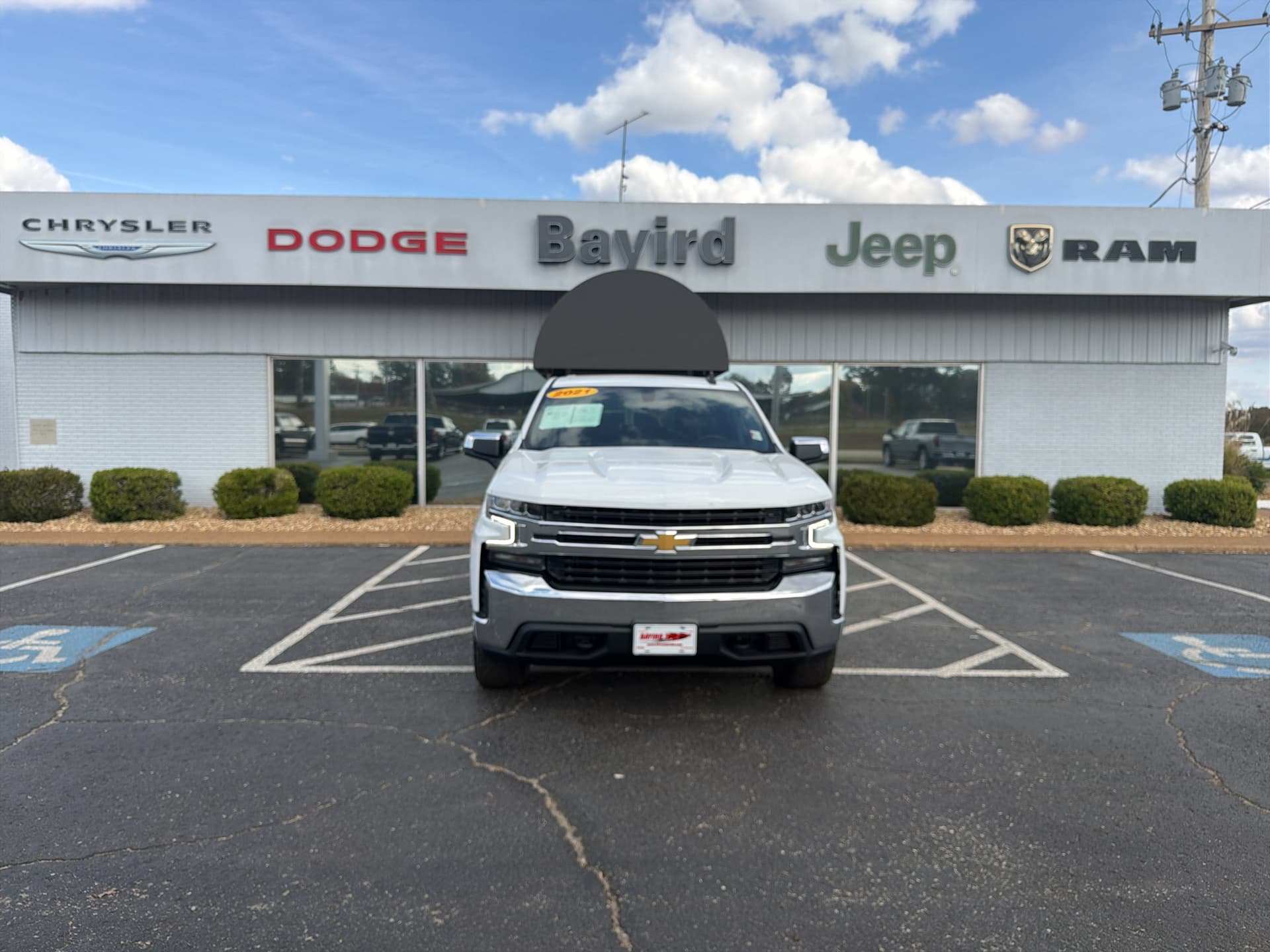 2021 Chevrolet Silverado 1500 LT — photo 1 of 27