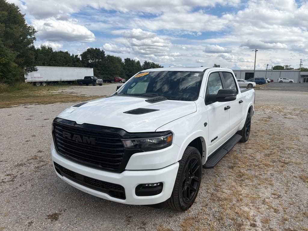 2027 RAM 1500 Laramie — photo 1 of 44
