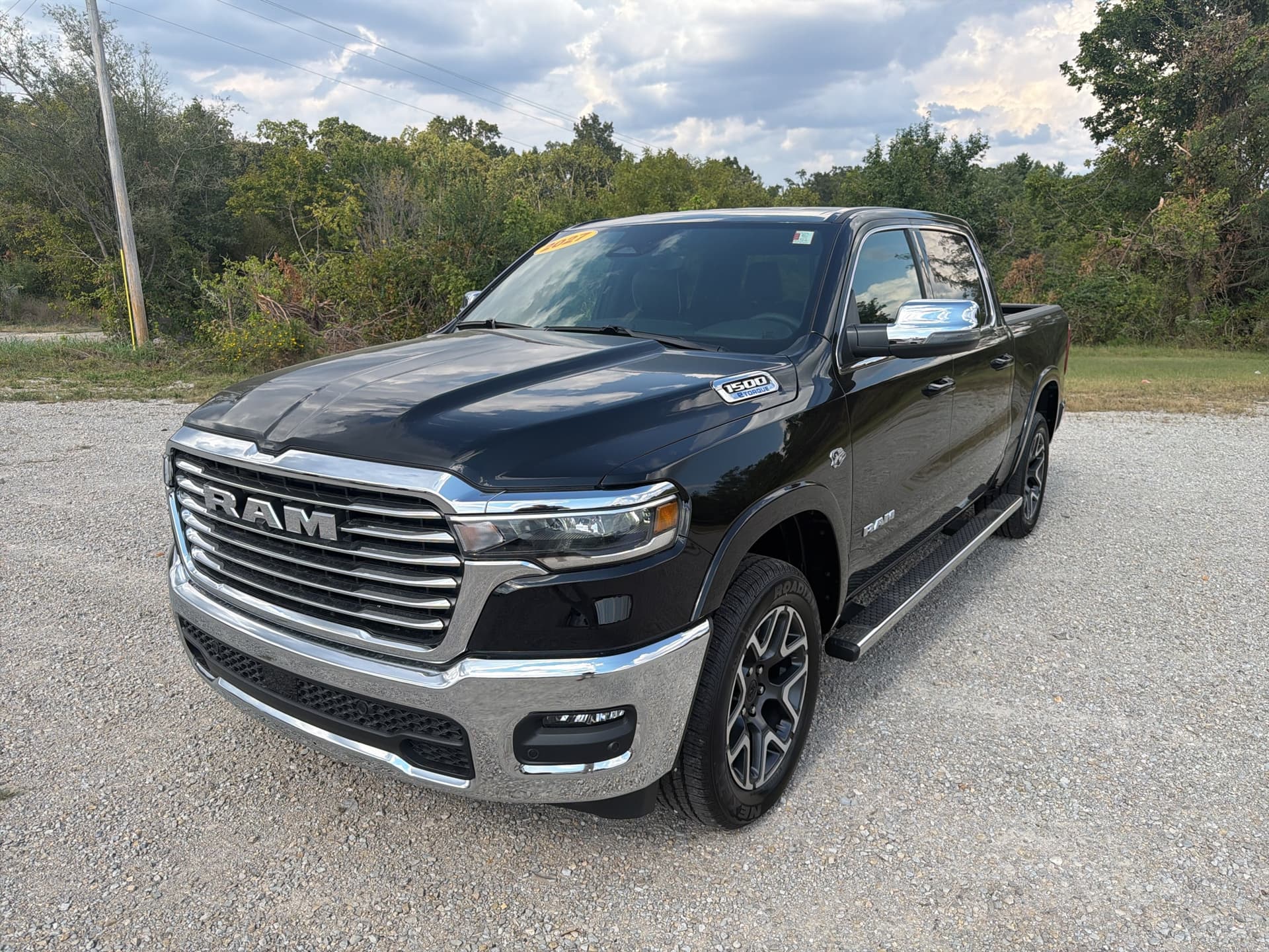 2027 RAM 1500 Laramie — photo 1 of 26