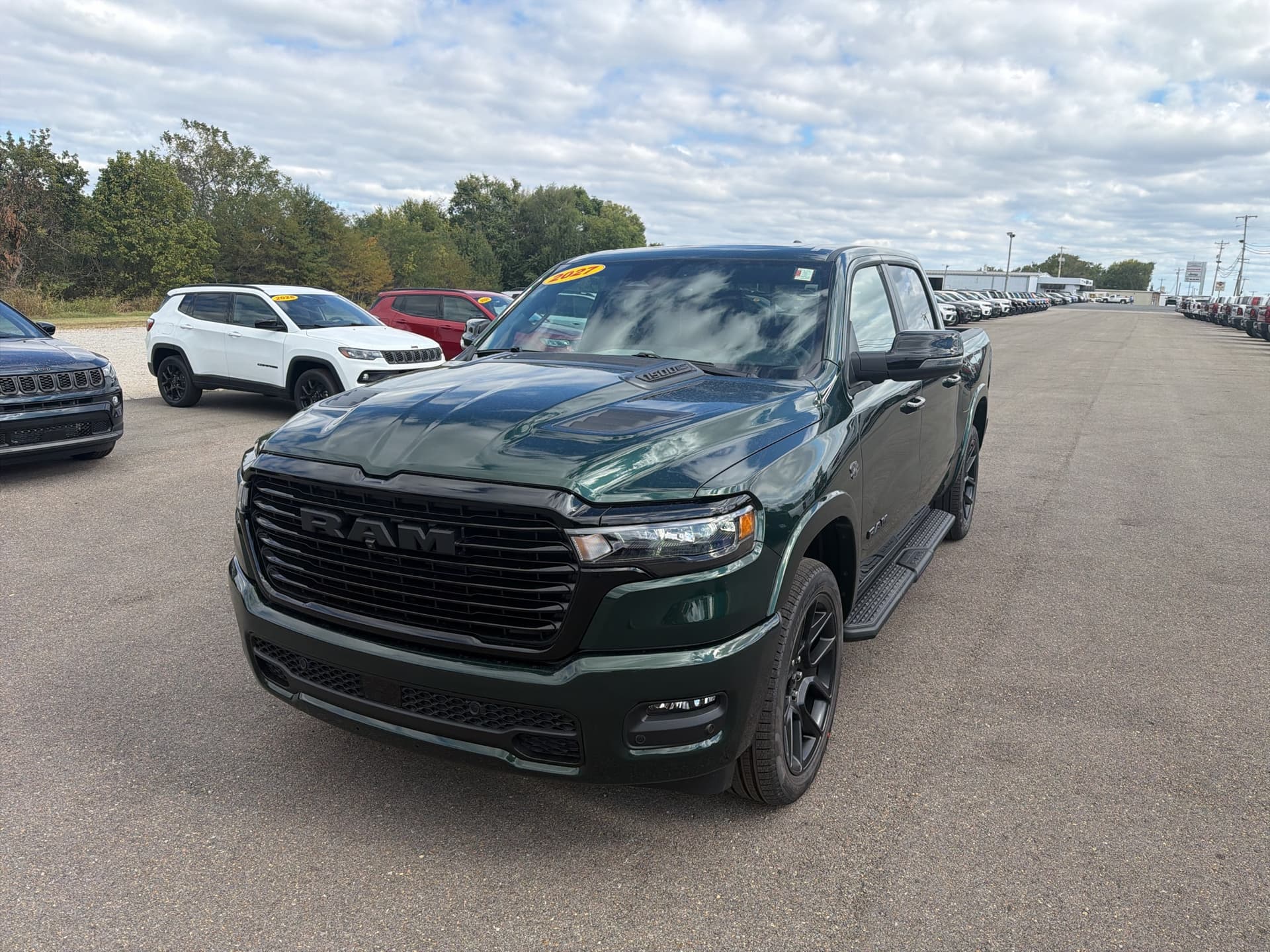 2027 RAM 1500 Laramie — photo 1 of 26