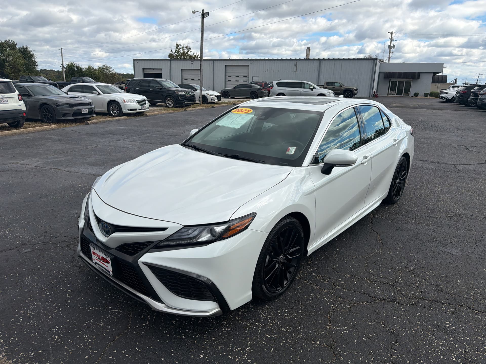 2023 Toyota Camry Hybrid XSE — photo 1 of 19