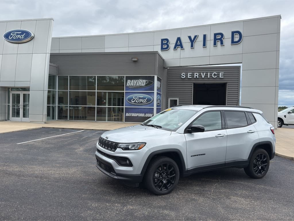 2025 Jeep Compass Latitude — photo 1 of 23