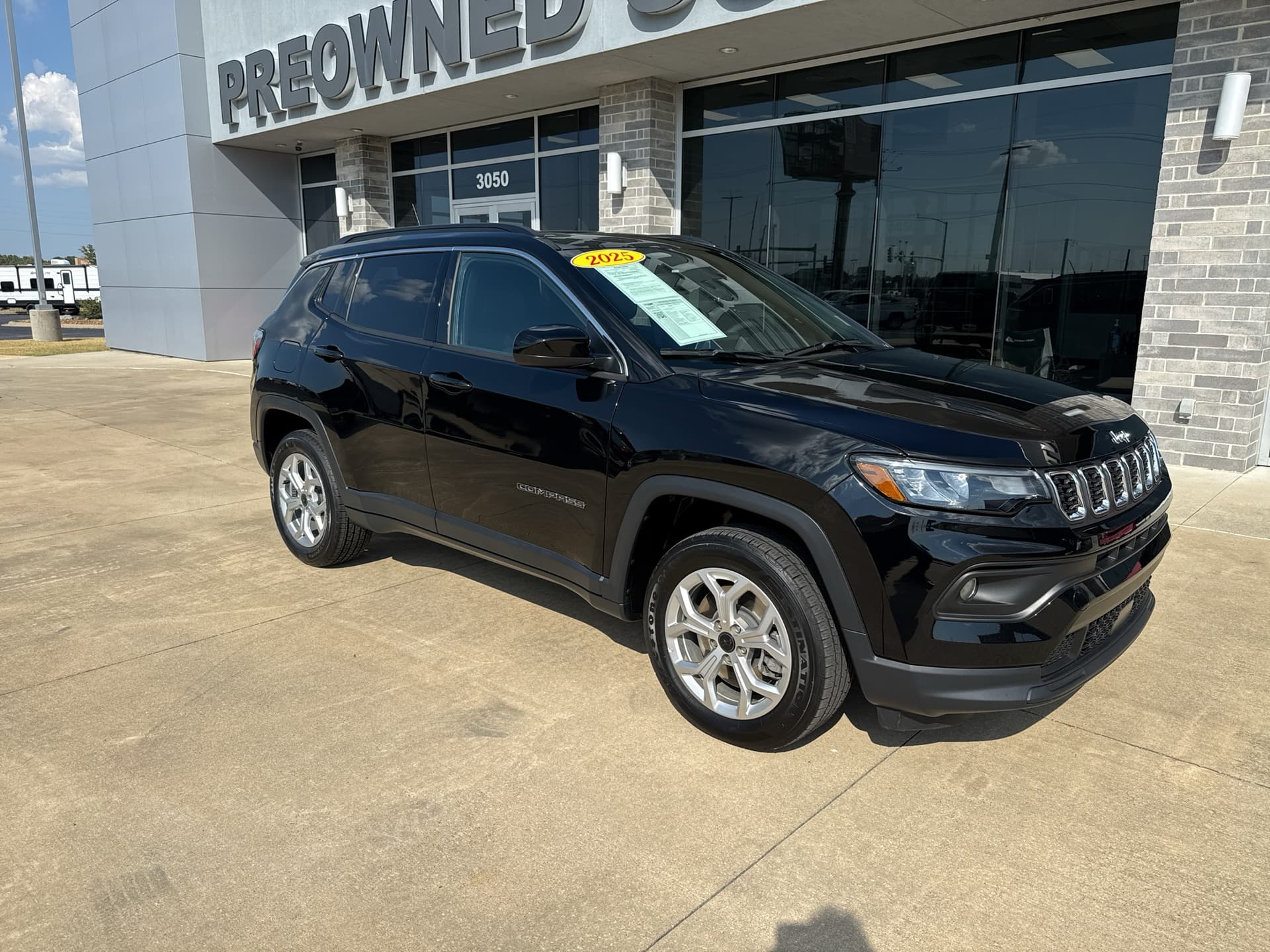 2025 Jeep Compass Latitude — photo 1 of 25