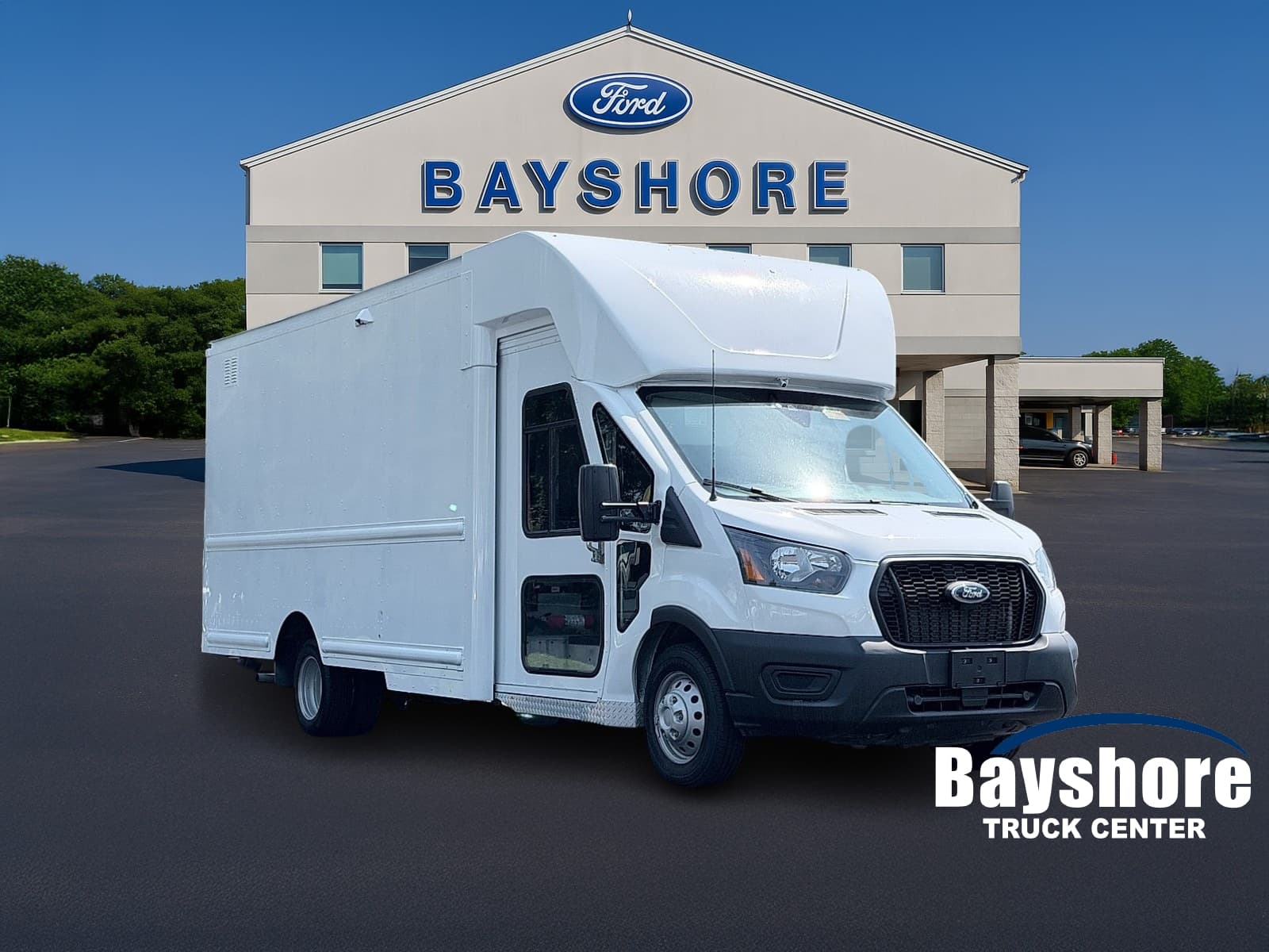 2021 Ford Transit Cutaway Base — photo 1 of 15
