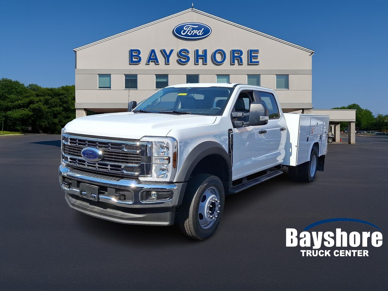 Foto de 2025 Ford F-450 Chassis XL