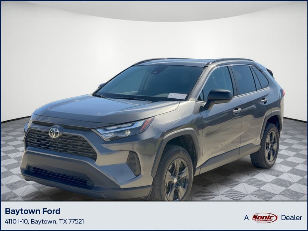 2025 Toyota RAV4 Hybrid LE — photo 1 of 31