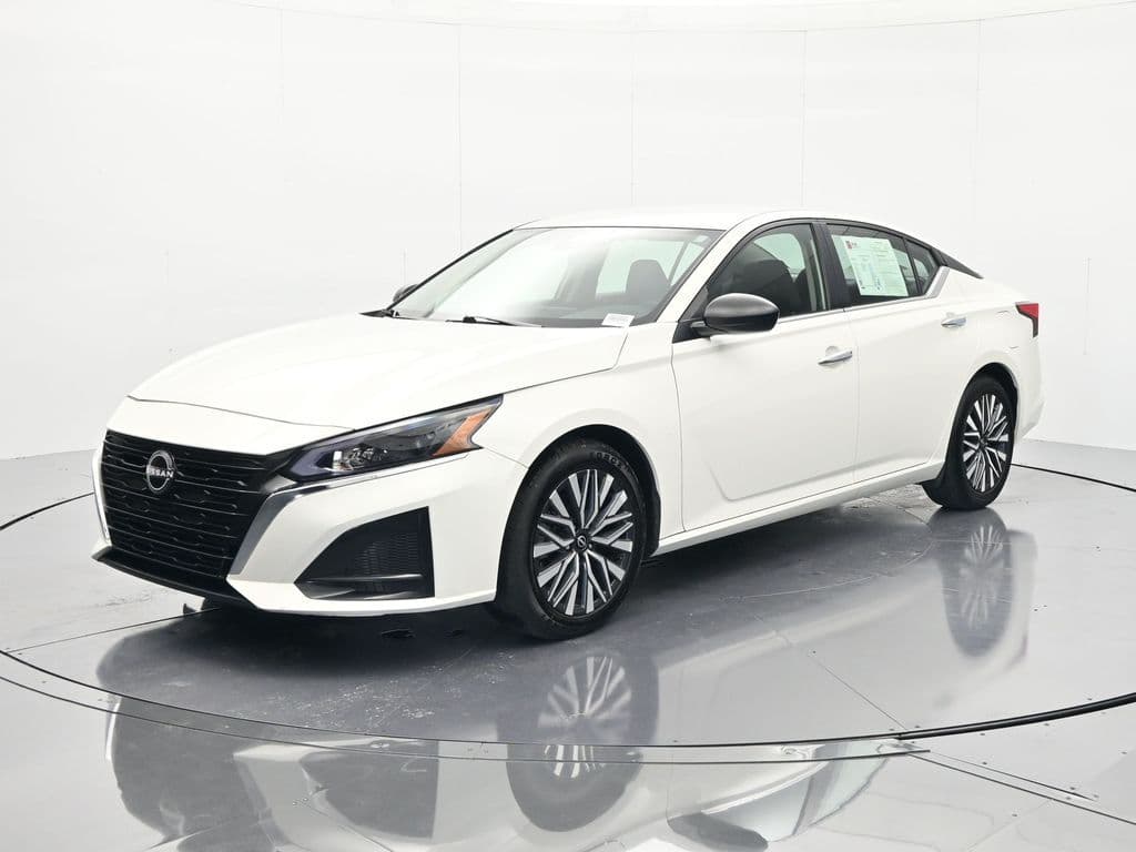2025 Nissan Altima SV — photo 1 of 48
