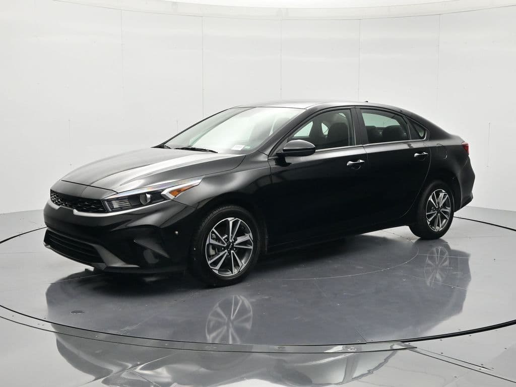 2024 Kia Forte Base — photo 1 of 49