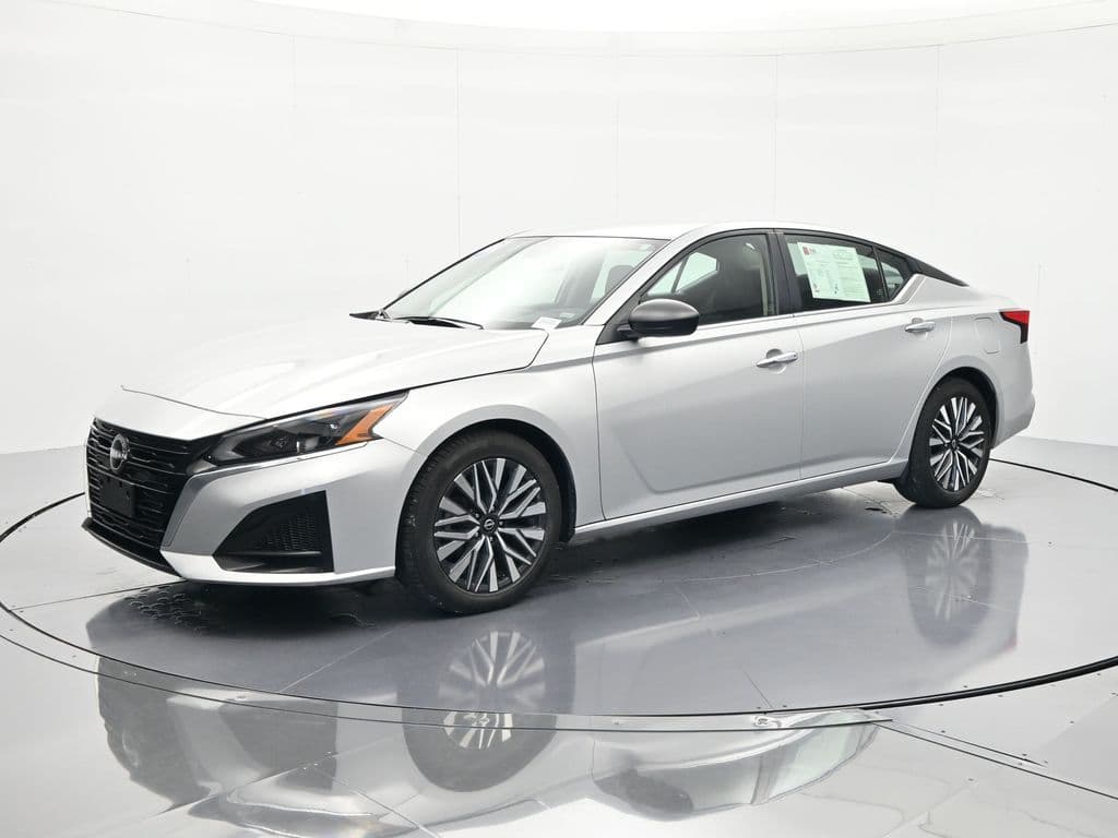 2024 Nissan Altima 2.5 SV — photo 1 of 49