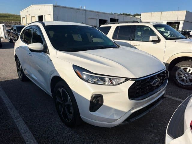 2024 Ford Escape ST-Line Select — photo 1 of 11