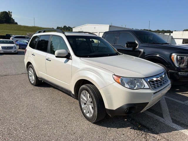 2013 Subaru Forester 2.5X — photo 1 of 11