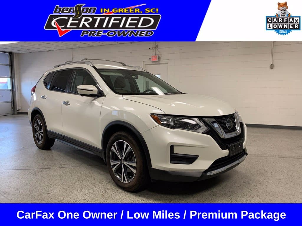 2019 Nissan Rogue SV — photo 1 of 9