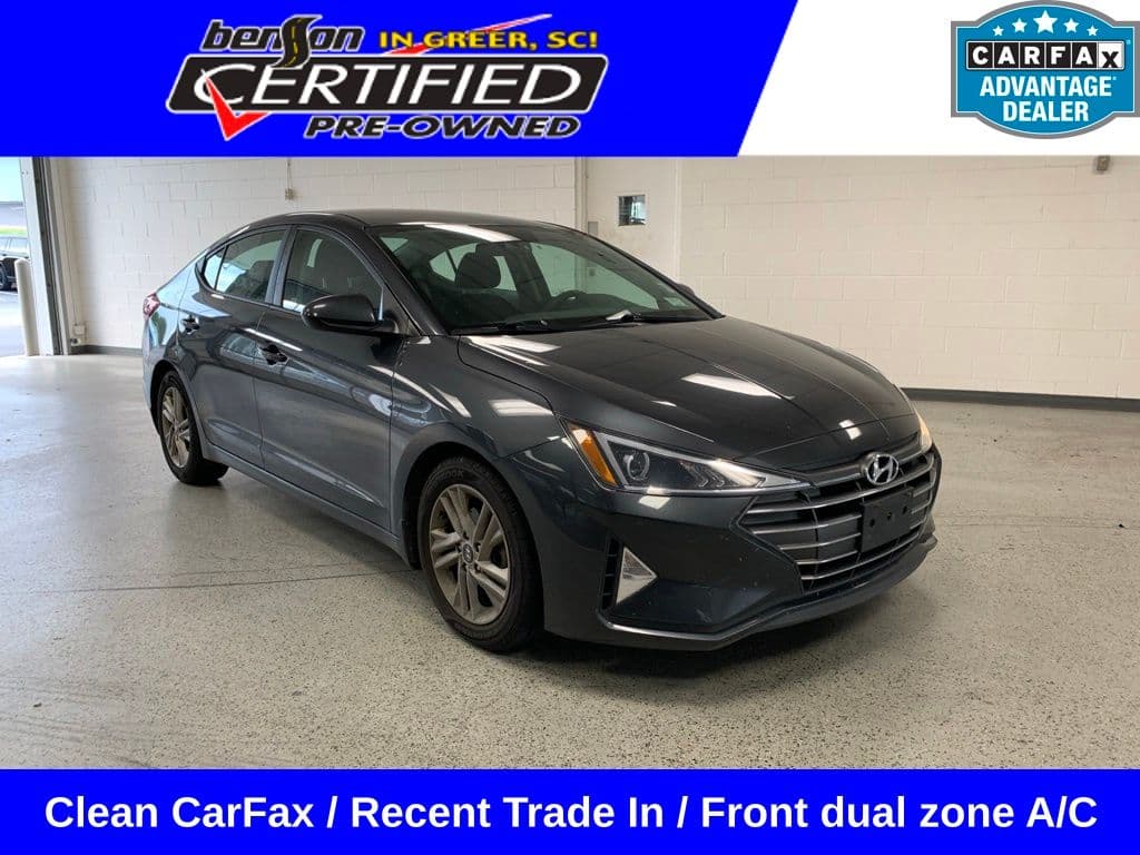 2020 Hyundai Elantra SEL — photo 1 of 5