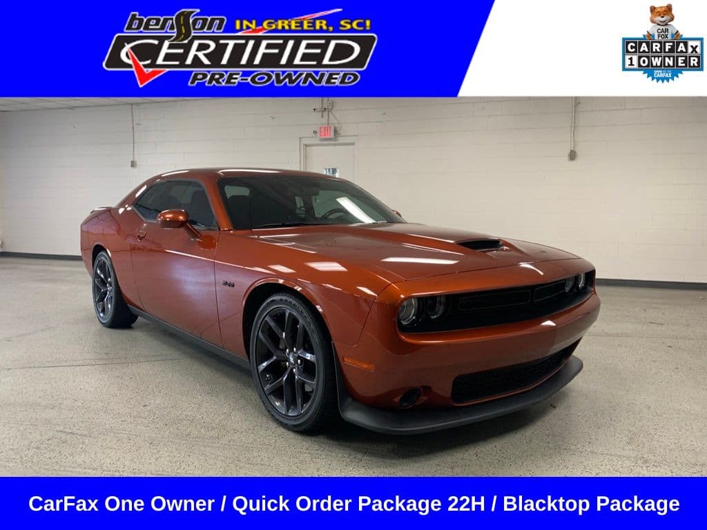 2023 Dodge Challenger R/T — photo 1 of 6