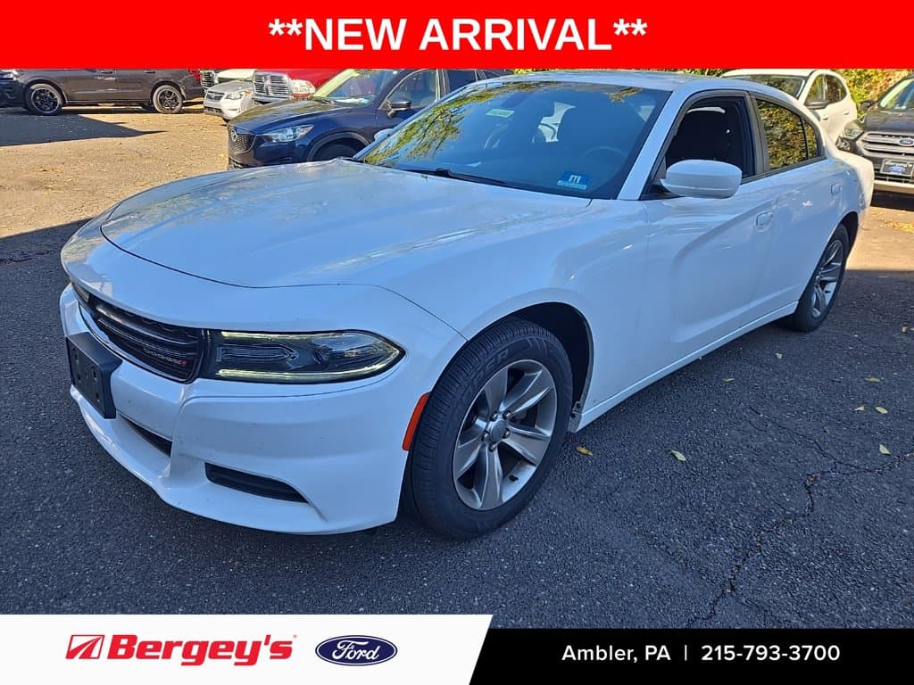2016 Dodge Charger SXT — photo 1 of 16