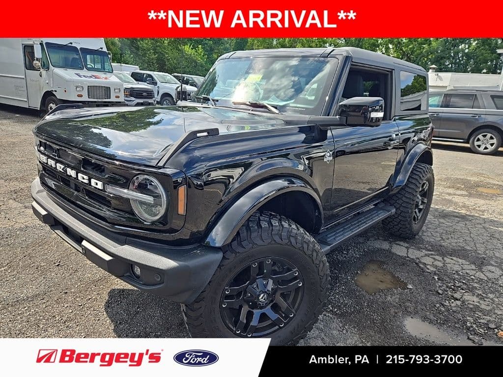 2022 Ford Bronco Outer Banks — photo 1 of 13