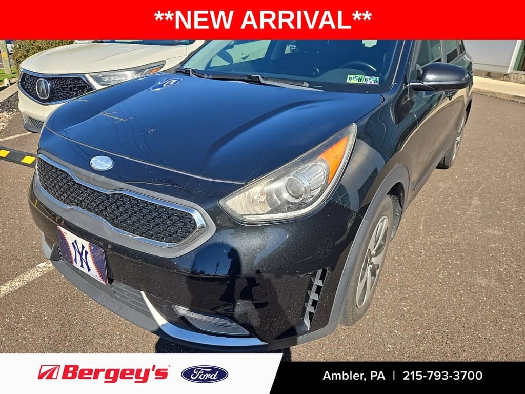 2017 Kia Niro LX — photo 1 of 6