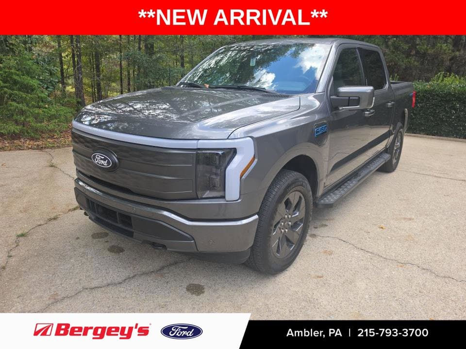 2024 Ford F-150 Lightning LARIAT — photo 1 of 16