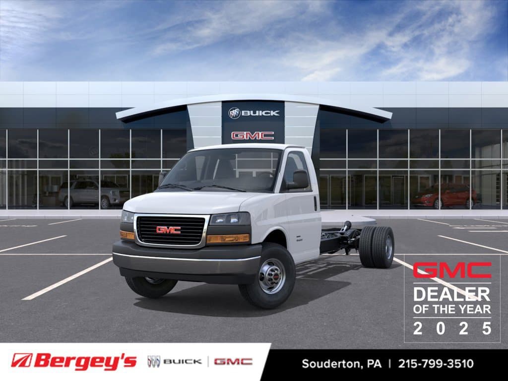 2026 GMC Savana Commercial Cutaway Base — photo 1 of 56