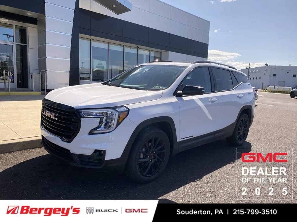 2023 GMC Terrain SLT — photo 1 of 23