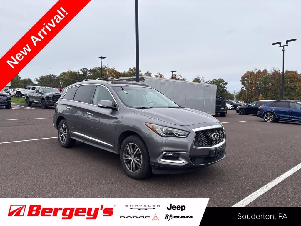 2017 INFINITI QX60 Base — photo 1 of 16