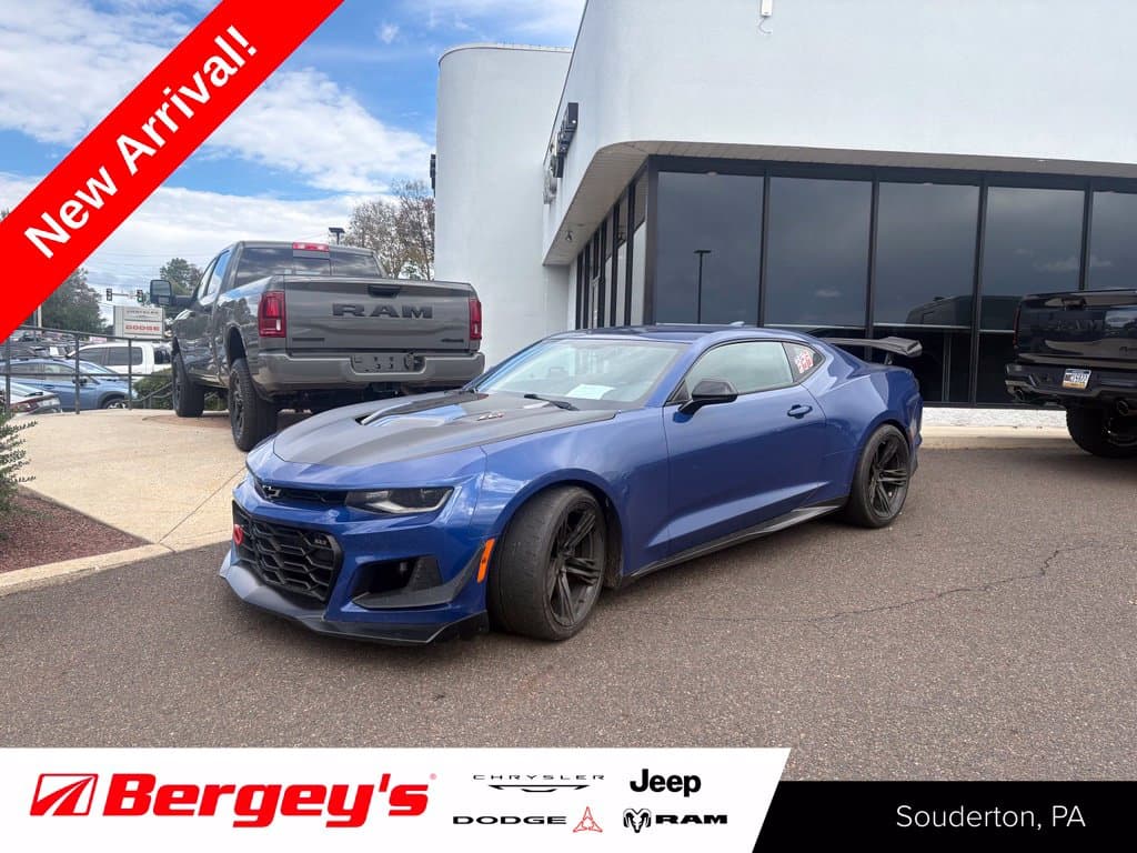 2020 Chevrolet Camaro ZL1 — photo 1 of 11