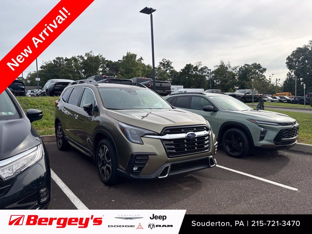 2024 Subaru Ascent Touring — photo 1 of 11