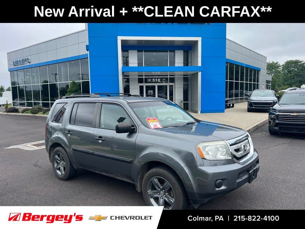 2011 Honda Pilot LX — photo 1 of 16