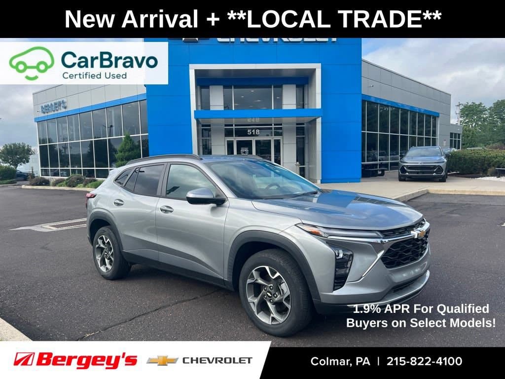2024 Chevrolet Trax LT — photo 1 of 18