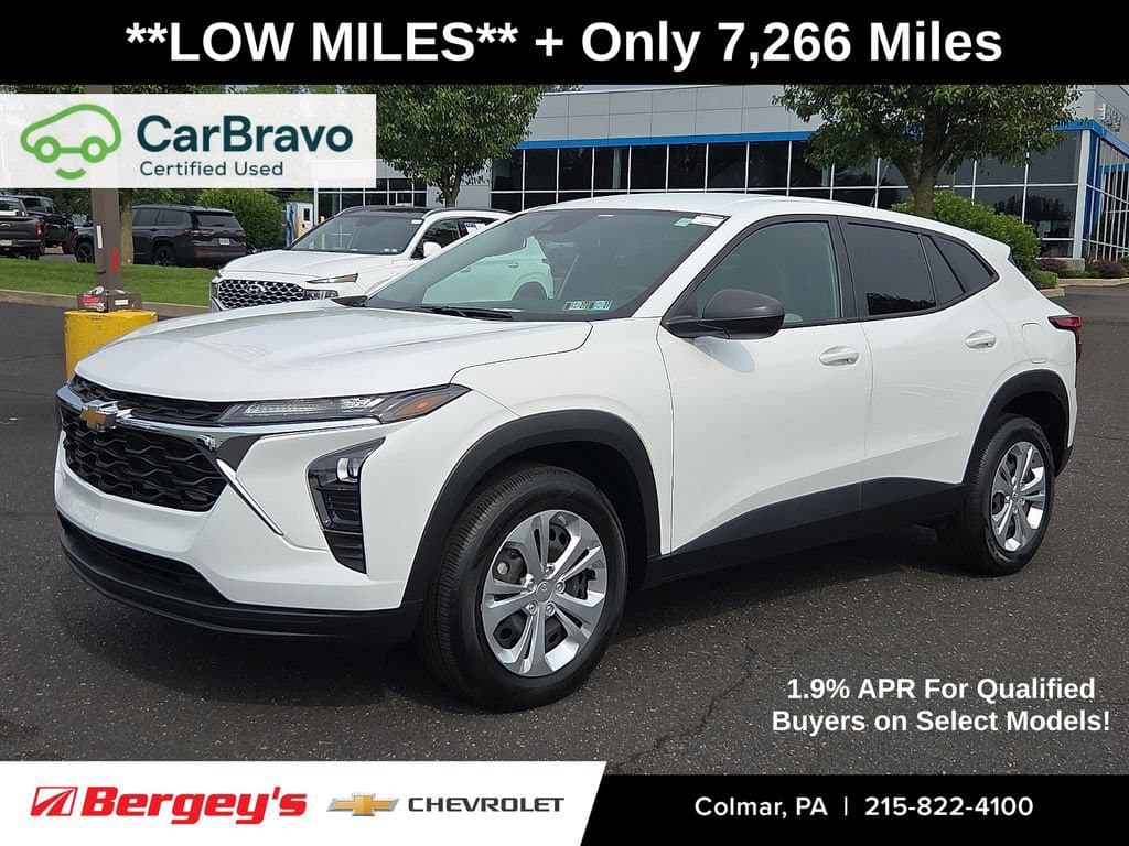 2024 Chevrolet Trax LS — photo 1 of 37
