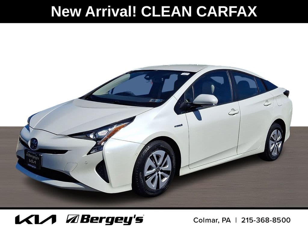 2017 Toyota Prius Four — photo 1 of 36