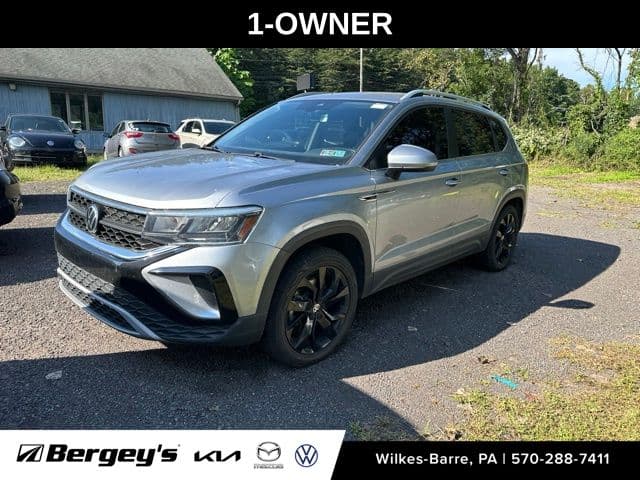 2022 Volkswagen Taos SE — photo 1 of 13