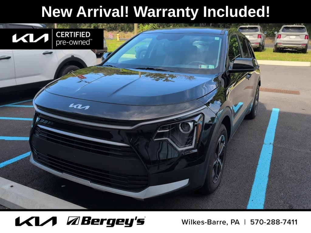 2025 Kia Niro LX — photo 1 of 8