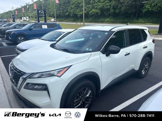 2023 Nissan Rogue S — photo 1 of 8