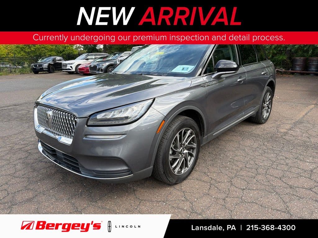 2021 Lincoln Corsair Standard — photo 1 of 15