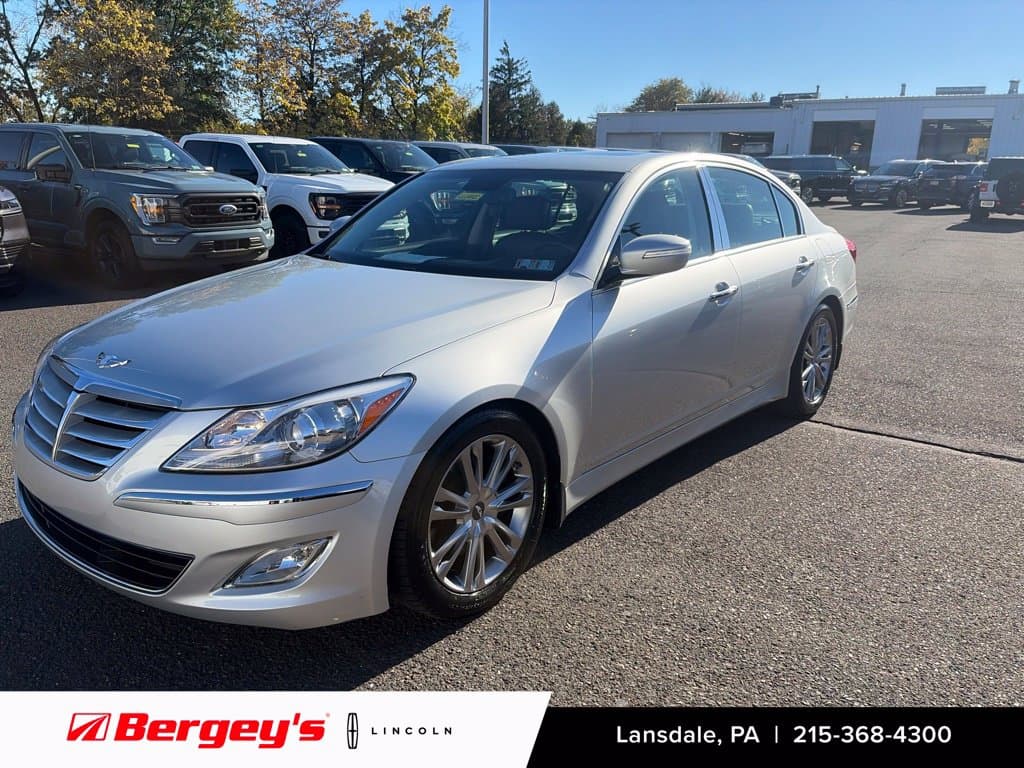 2013 Hyundai Genesis Base — photo 1 of 39