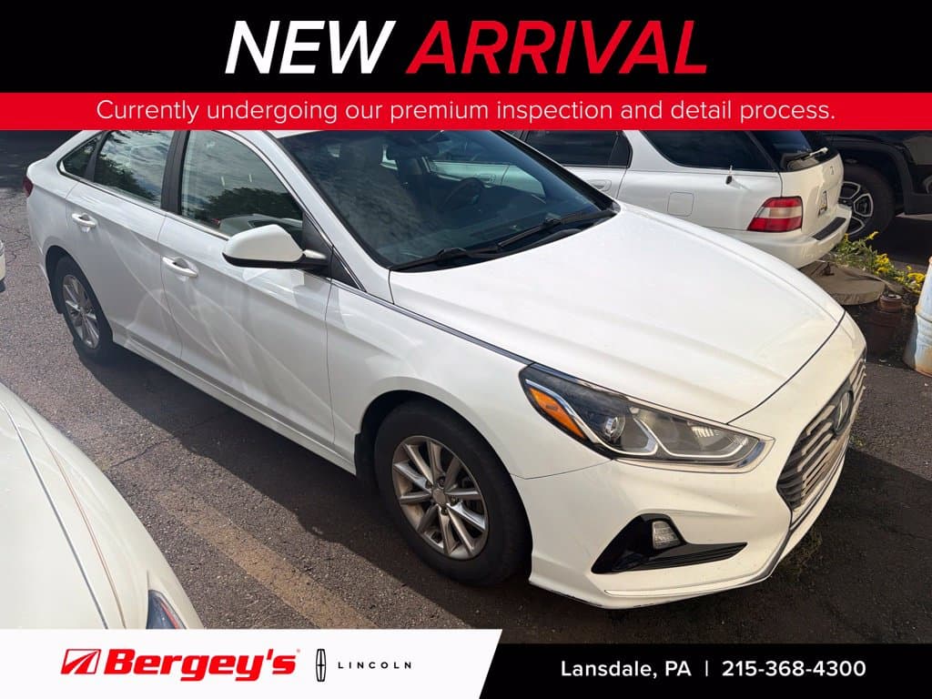 2018 Hyundai Sonata SE — photo 1 of 6