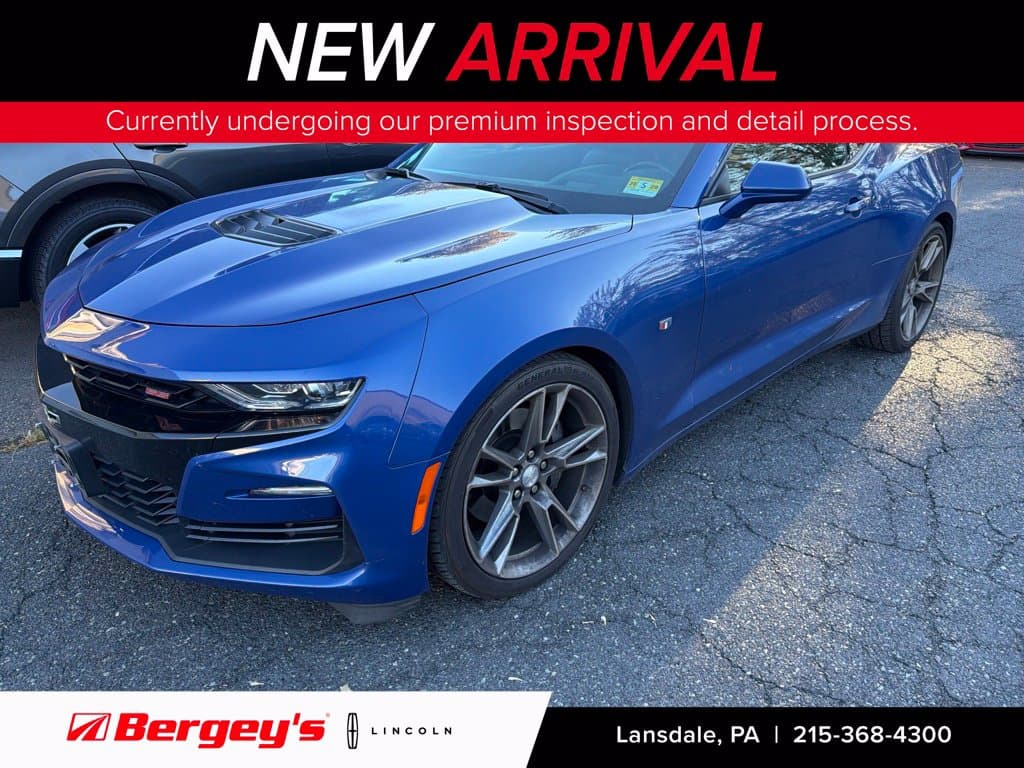 2019 Chevrolet Camaro Base — photo 1 of 15