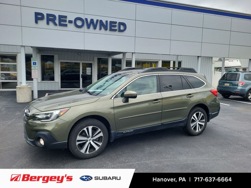 2018 Subaru Outback Base — photo 1 of 15