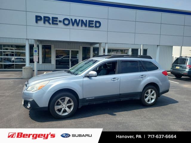 2013 Subaru Outback 2.5i — photo 1 of 15