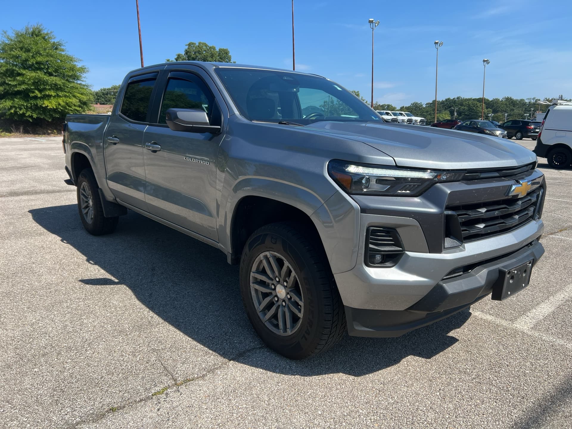 2024 Chevrolet Colorado 4WD LT — photo 1 of 13