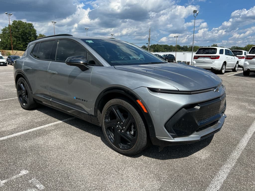 2024 Chevrolet Equinox EV RS — photo 1 of 13