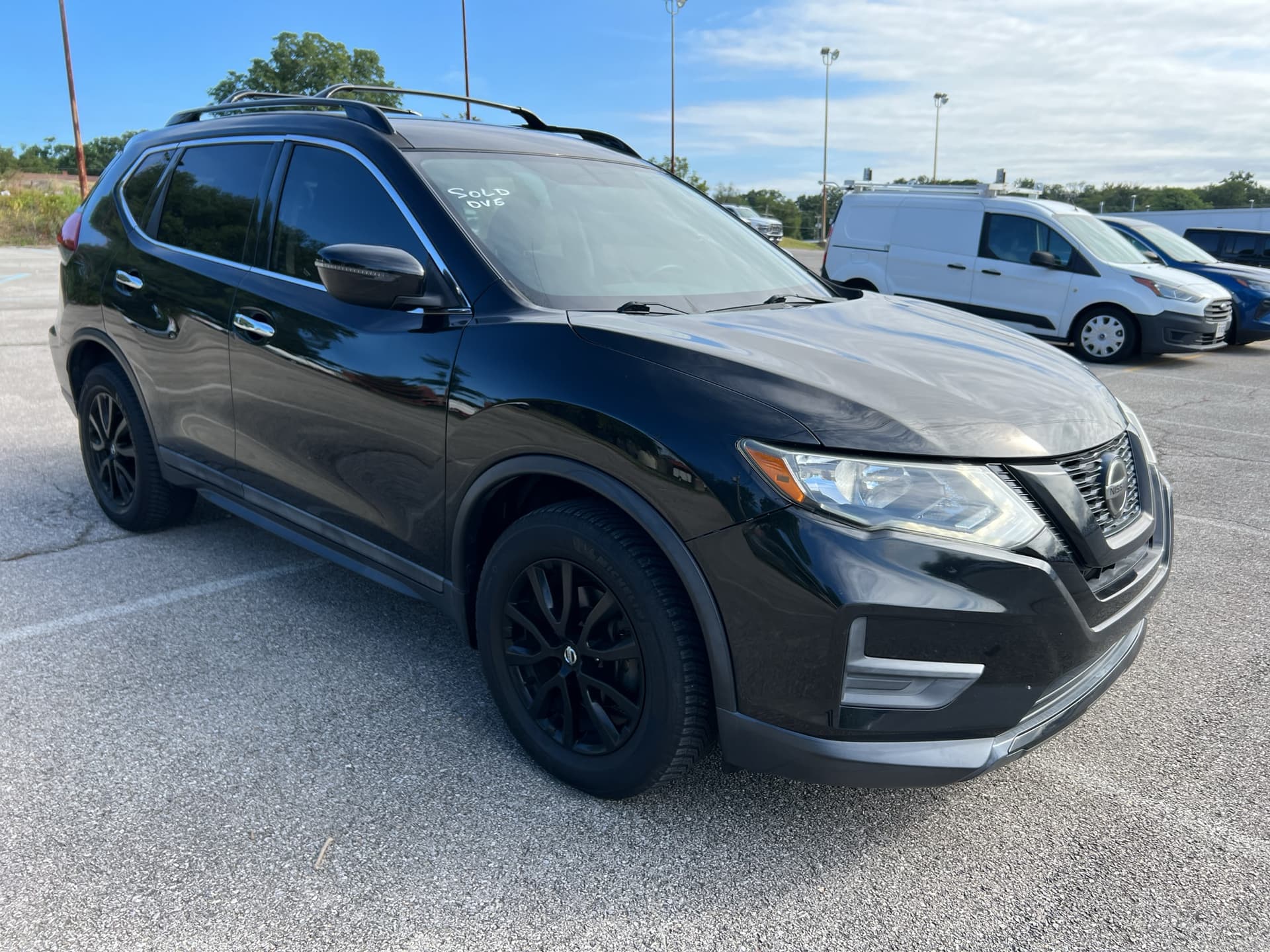 2018 Nissan Rogue SV — photo 1 of 13