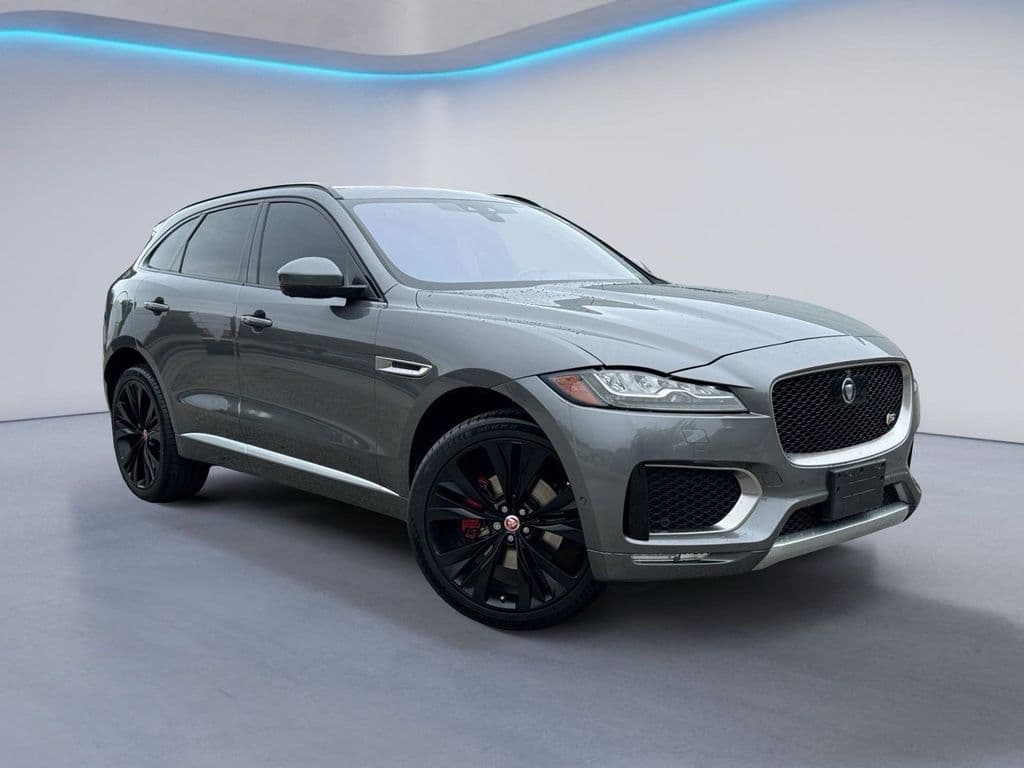 Foto de 2017 Jaguar F-PACE S