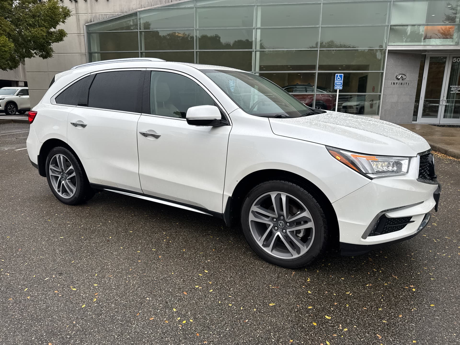 2018 Acura MDX w/Advance Pkg — photo 1 of 19
