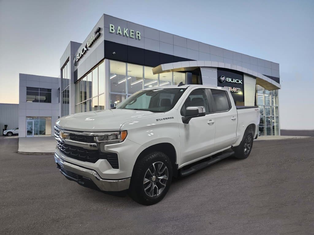 2024 Chevrolet Silverado 1500 Base — photo 1 of 39