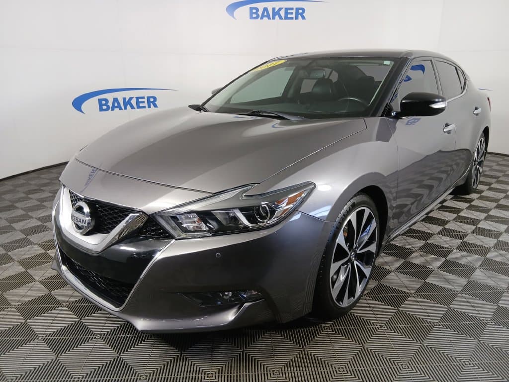 2017 Nissan Maxima SR — photo 1 of 34